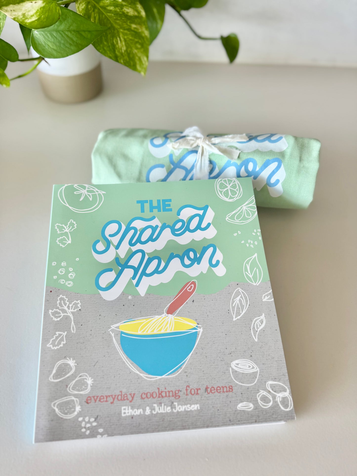 Cookbook + 100% Cotton Apron - Gift Pack